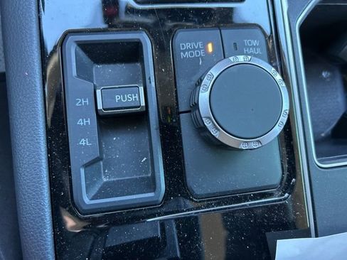 Used 2023 Toyota Tundra Limited image 24
