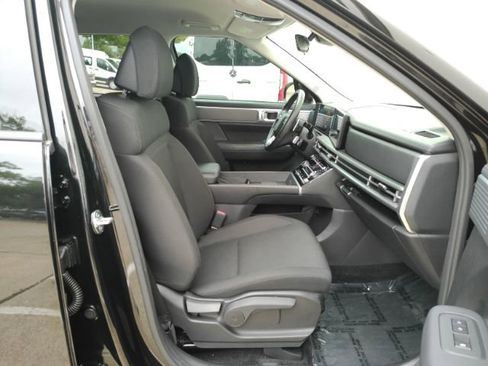 Used 2024 Hyundai Santa Fe SE FWD image 18