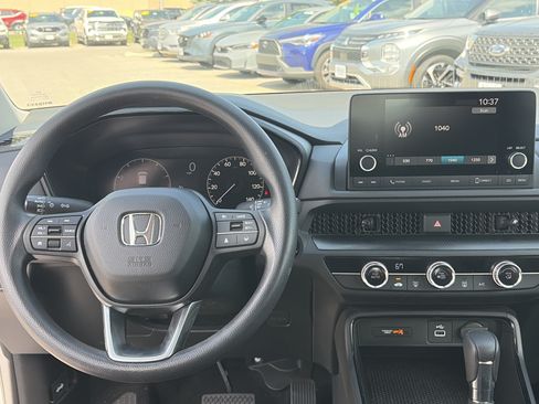 Used 2024 Honda CR-V LX image 19