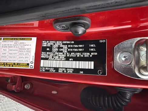 Used 2022 Toyota 4Runner SR5 Premium w/ Moonroof Package AWD/4WD image 34