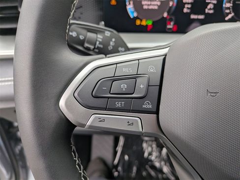 New 2026 Volkswagen Tiguan SE image 18