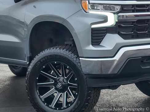 Used 2025 Chevrolet Silverado 1500 LT image 3