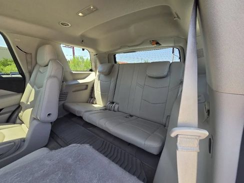 Used 2018 Cadillac Escalade Premium Luxury AWD/4WD image 18