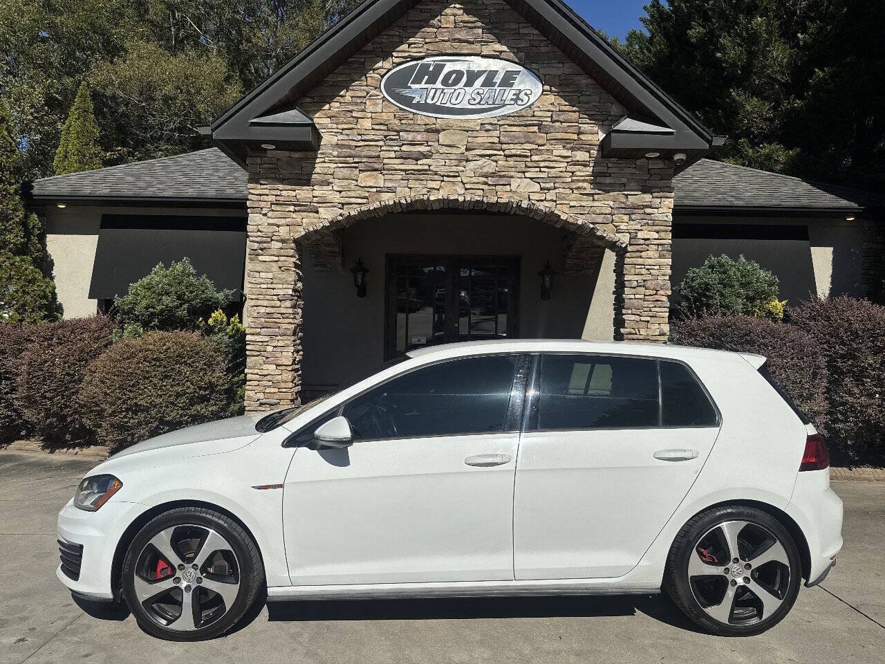 Used 2017 Volkswagen GTI S FWD image 1