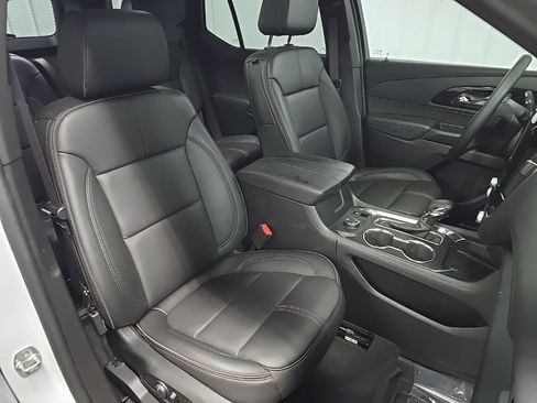 Used 2023 Chevrolet Traverse RS AWD/4WD image 15