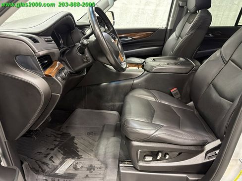 Used 2016 Cadillac Escalade Luxury AWD/4WD image 5