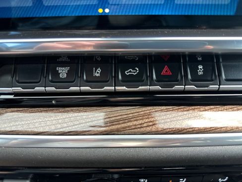 Used 2024 Chevrolet Silverado 2500 LT image 36