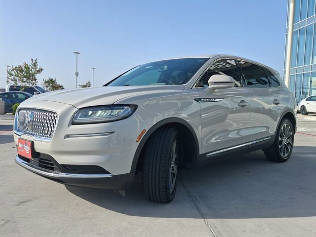 Used 2023 Lincoln Nautilus Reserve AWD/4WD image 3