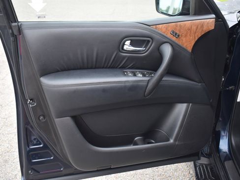 Used 2024 Nissan Armada SL w/ Captain's Chairs Package RWD image 23