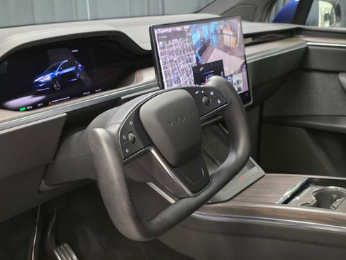 Used 2022 Tesla Model X image 19