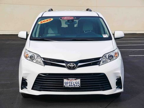 Certified 2020 Toyota Sienna LE image 2