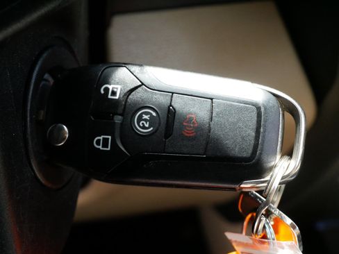 Used 2019 Ford F350 Lariat w/ Lariat Value Package image 33