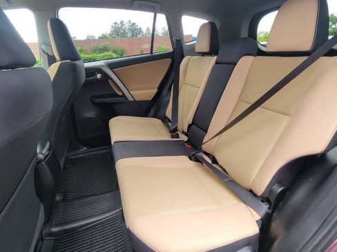Used 2018 Toyota RAV4 XLE AWD/4WD image 24