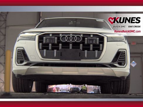 Used 2025 Audi Q7 3.0T Premium Plus image 3