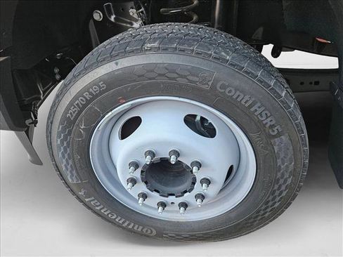 New 2025 Ford F450 XL w/ XL Chrome Package image 9