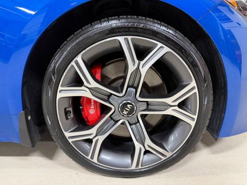 Used 2021 Kia Stinger GT2 image 29