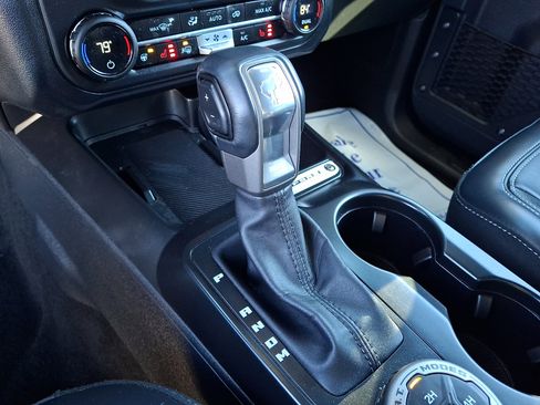 Used 2025 Ford Bronco Outer Banks image 17