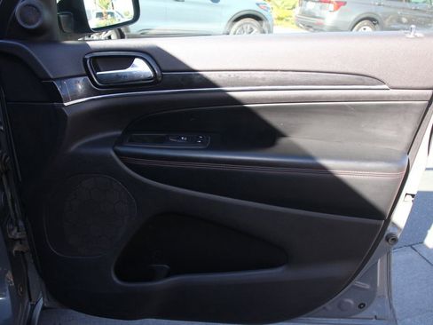 Used 2020 Jeep Grand Cherokee Trailhawk AWD/4WD image 28