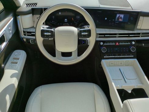 Certified 2025 Hyundai Santa Fe Calligraphy image 15