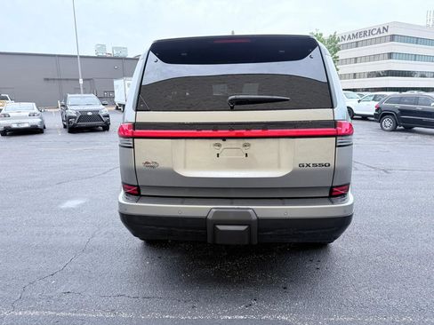 Used 2025 Lexus GX 550 w/ Accessory Package (2T) AWD/4WD image 4