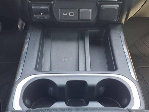 Used 2021 Chevrolet Silverado 1500 High Country w/ Technology Package AWD/4WD image 15