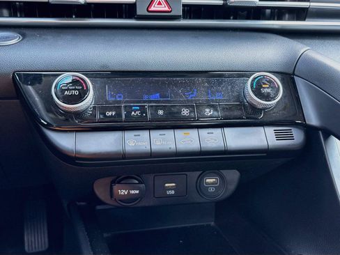 Used 2021 Hyundai Elantra SEL FWD image 17