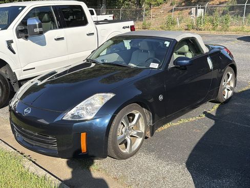 Used 2007 Nissan 350Z Touring RWD image 5