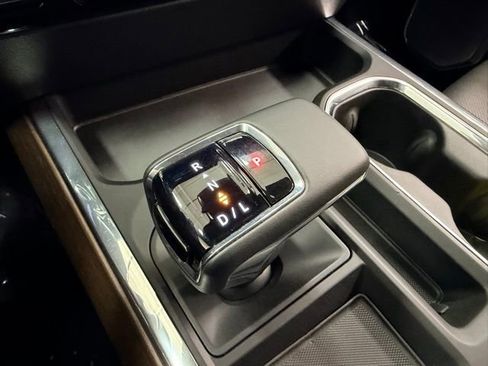 Certified 2023 Chevrolet Silverado 1500 High Country w/ Technology Package image 18