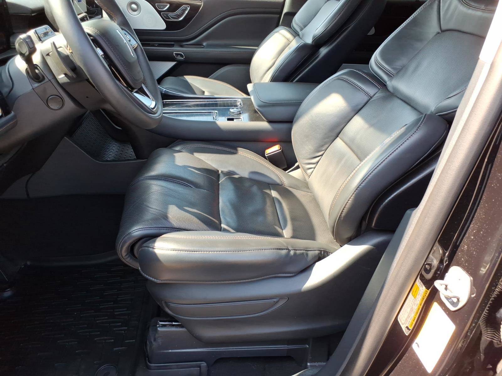 Used 2025 Lincoln Aviator Reserve w/ Equipment Group 201A AWD/4WD image 17