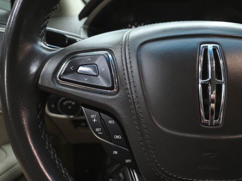 Used 2018 Lincoln MKZ Premiere FWD image 19