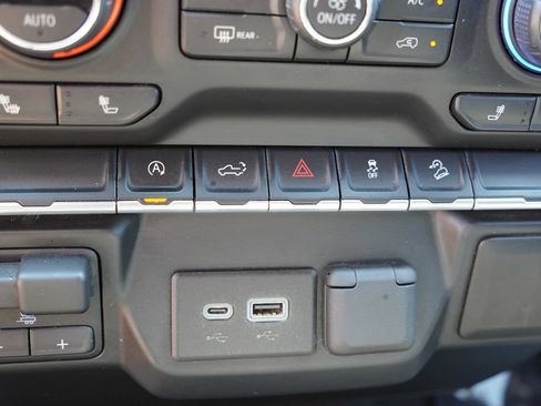 Used 2019 Chevrolet Silverado 1500 RST AWD/4WD image 27
