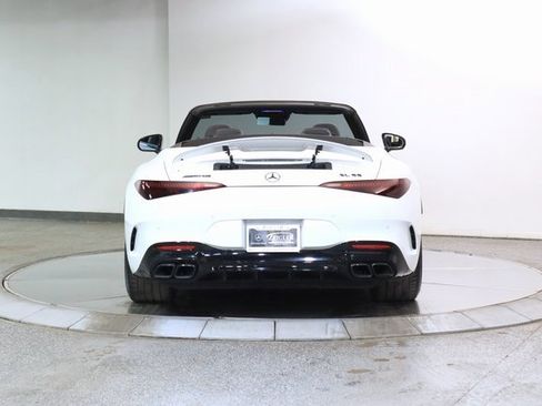 Used 2022 Mercedes-Benz SL 55 AMG 4MATIC w/ Driver Assistance Package image 11