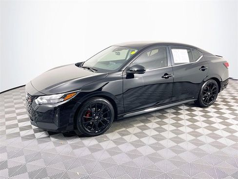 Used 2025 Nissan Sentra SR w/ Midnight Edition image 4