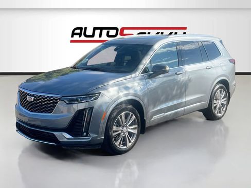 Used 2025 Cadillac XT6 Premium Luxury w/ Technology Package AWD/4WD image 3