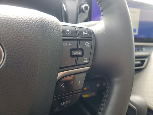 Used 2025 Toyota Camry XLE w/ Premium Plus Package image 21