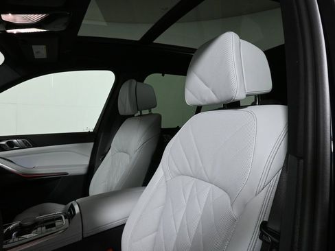 New 2026 BMW X5 xDrive40i w/ M Sport Package image 16