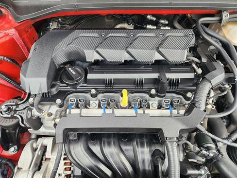 Used 2023 Hyundai Venue Limited image 21