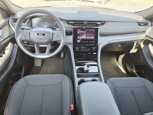 New 2026 Jeep Grand Cherokee L 4WD image 10