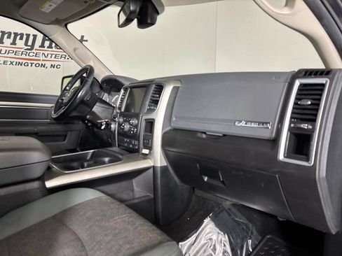 Used 2017 RAM 1500 Big Horn RWD image 31