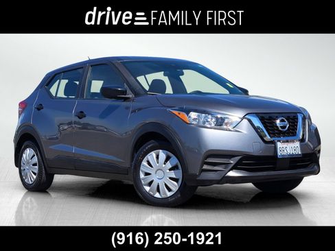 Used 2020 Nissan Kicks S FWD image 1