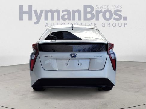 Used 2016 Toyota Prius Three image 4