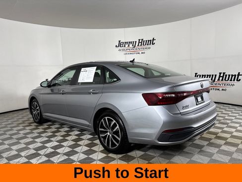 Used 2025 Volkswagen Jetta SE w/ Sunroof Package FWD image 9