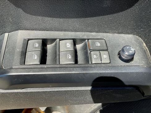 Used 2022 Toyota Tacoma SR w/ SR Convenience Package image 29