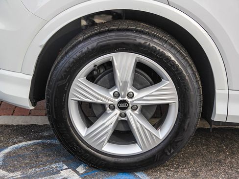 Certified 2024 Audi Q4 e-tron Premium image 9