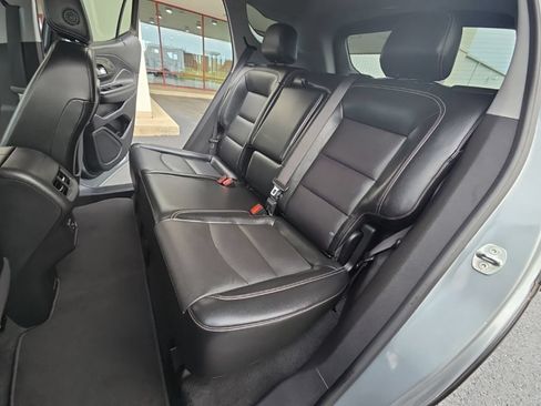 Used 2023 GMC Terrain SLT AWD/4WD image 32