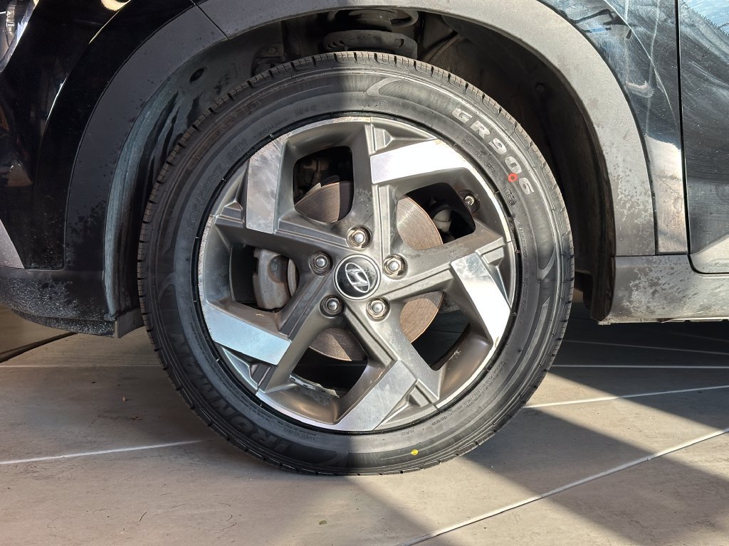 Used 2022 Hyundai Venue SEL FWD image 26
