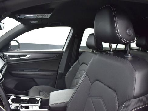 Used 2024 Volkswagen Atlas Cross Sport SE image 13