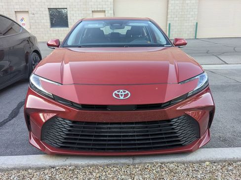 Used 2025 Toyota Camry LE w/ Convenience Package FWD image 2