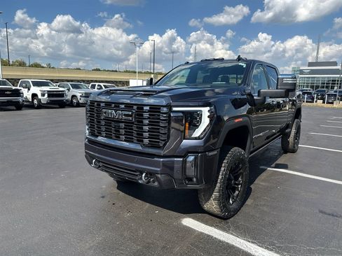Used 2024 GMC Sierra 3500 Denali Ultimate image 5