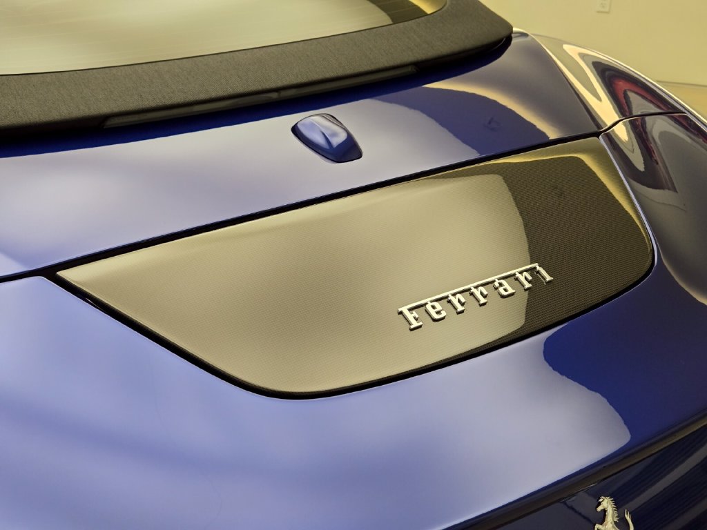Used 2025 Ferrari Roma Spider RWD image 11